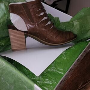EARTHIES NWT WOMENS SIENNA-CIN BROWN LEATHER ZIPPER PUMPS SHOES